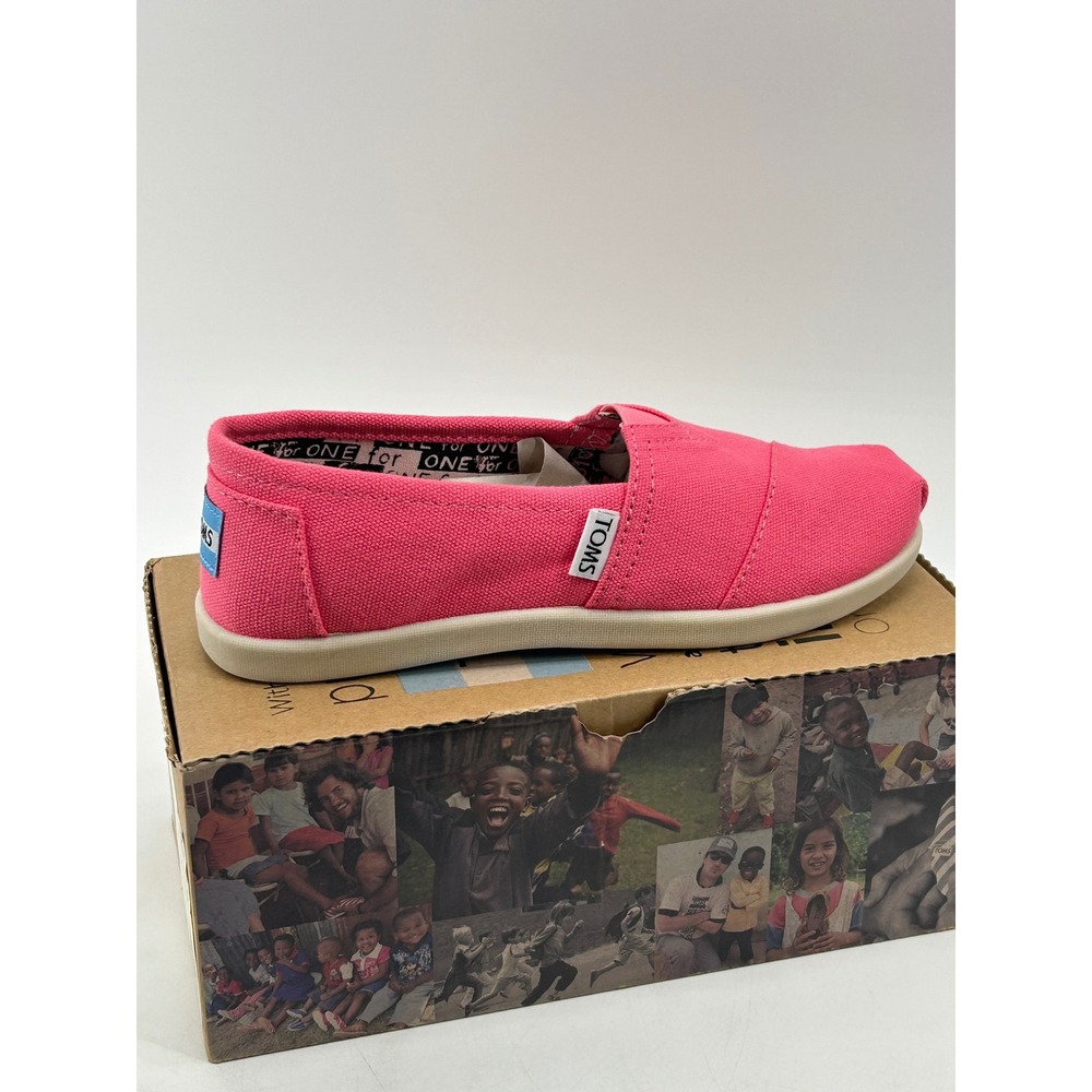 TOMS Classics Slip On Youth 2.5 Pink Canvas Alpargata Shoes New Without Tags